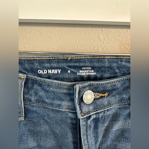 Old Navy Mid Rise Rockstar Super Skinny - Picture 2 of 4